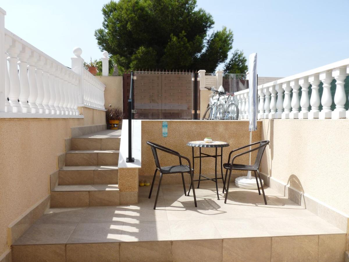 Modern Apartment Near Beach La Mata  Ngoại thất bức ảnh